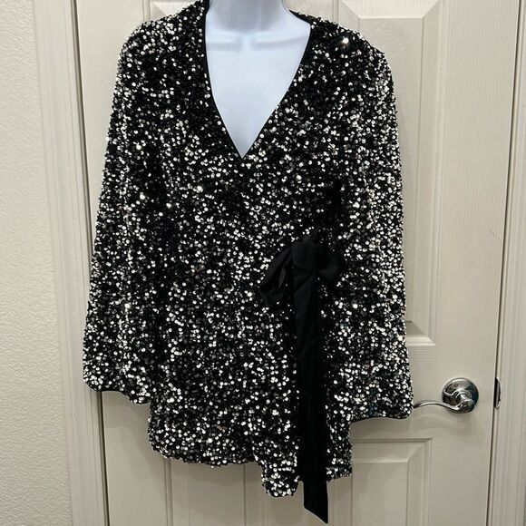 Extro&Vert Women Shorts Romper Sz Small Black Sparkly Silver Sequins Velvet Club - Picture 1 of 14